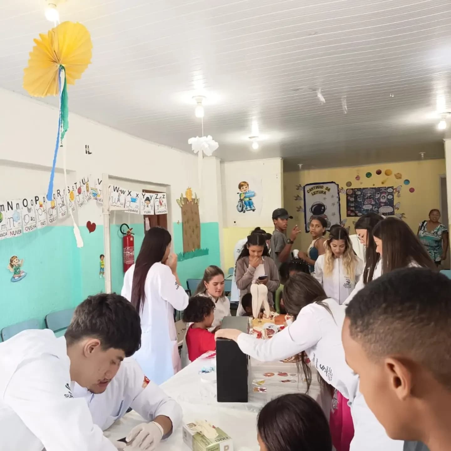 Sala cheia durante a Feira das Vocações